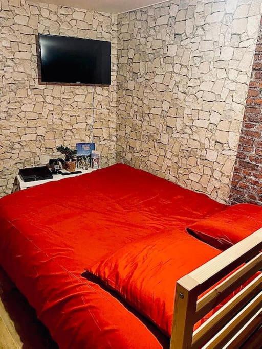 La Chambre Des Secrets Perougien Pérouges المظهر الخارجي الصورة